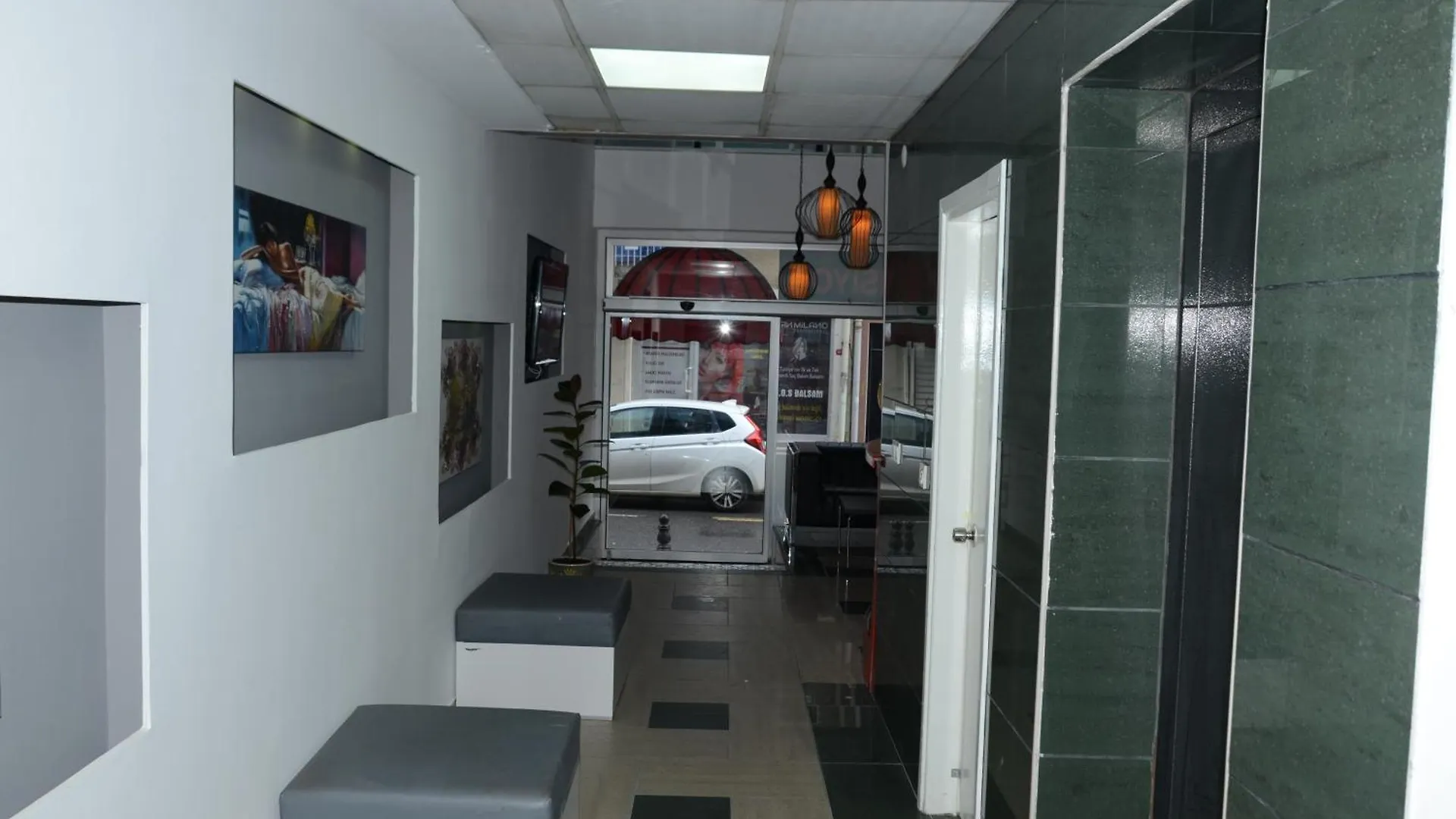 By Karam Suit Istanbul